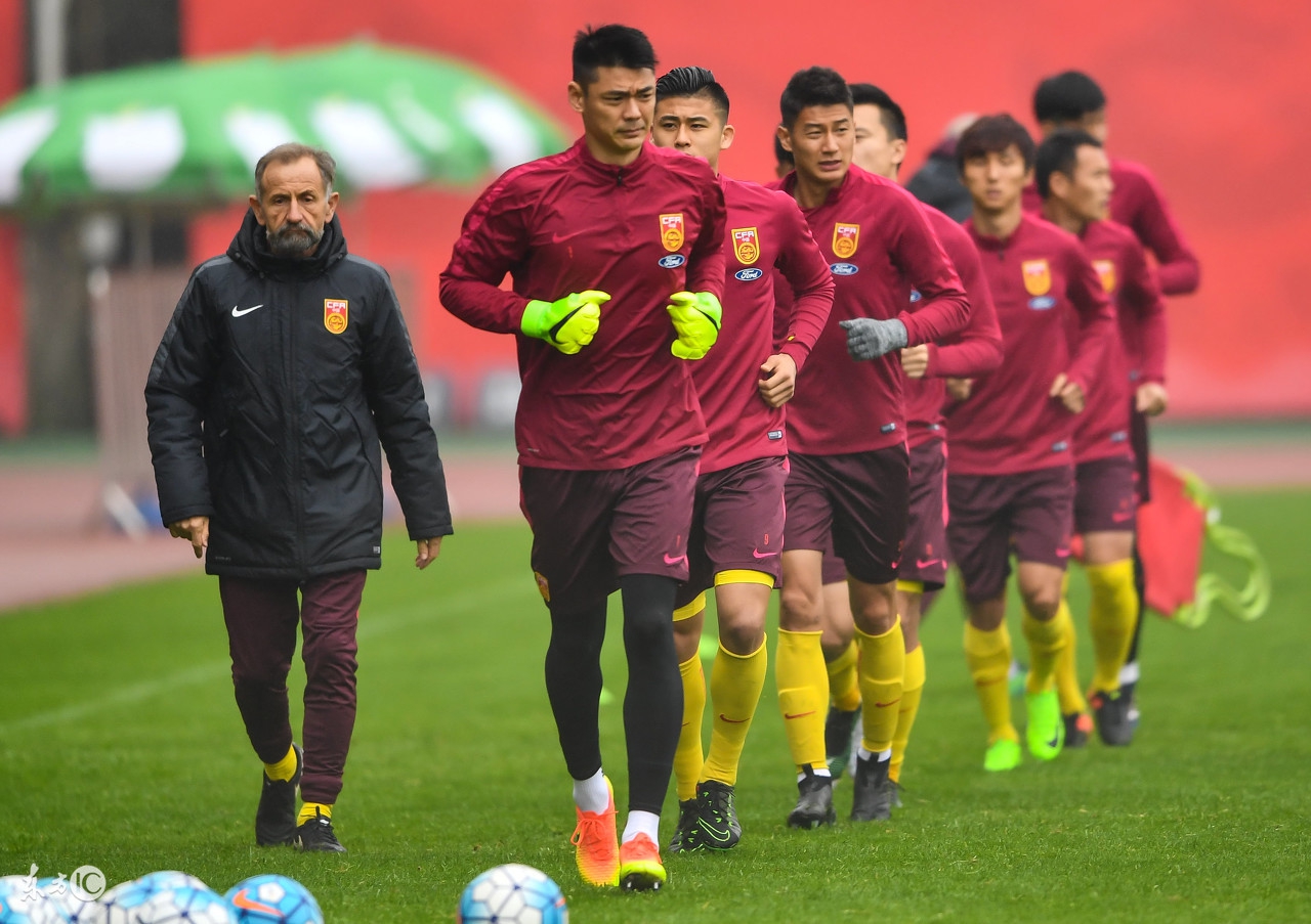 国足背水一战出线希望,国足背水一战来年再战全文