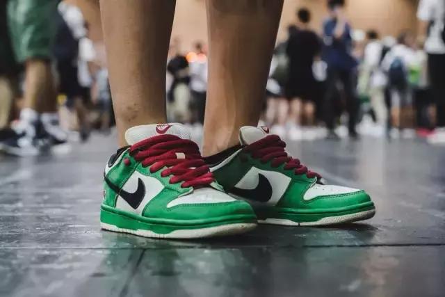 鞋带还可以这样系,今年最流行的系鞋带方法get到了吗