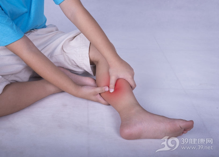 脚肿脚后跟疼要警惕四种病,脚肿脚麻要警惕四种病
