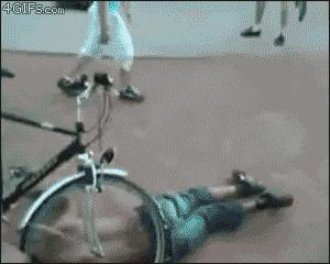 动画长颈鹿高台跳水,今日趣图最新视频