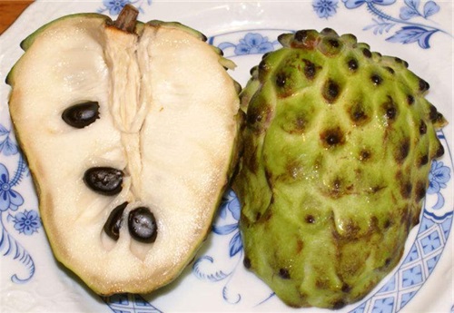 这种水果火了卖到全球一颗超10元,这种水果在国内卖200元一斤