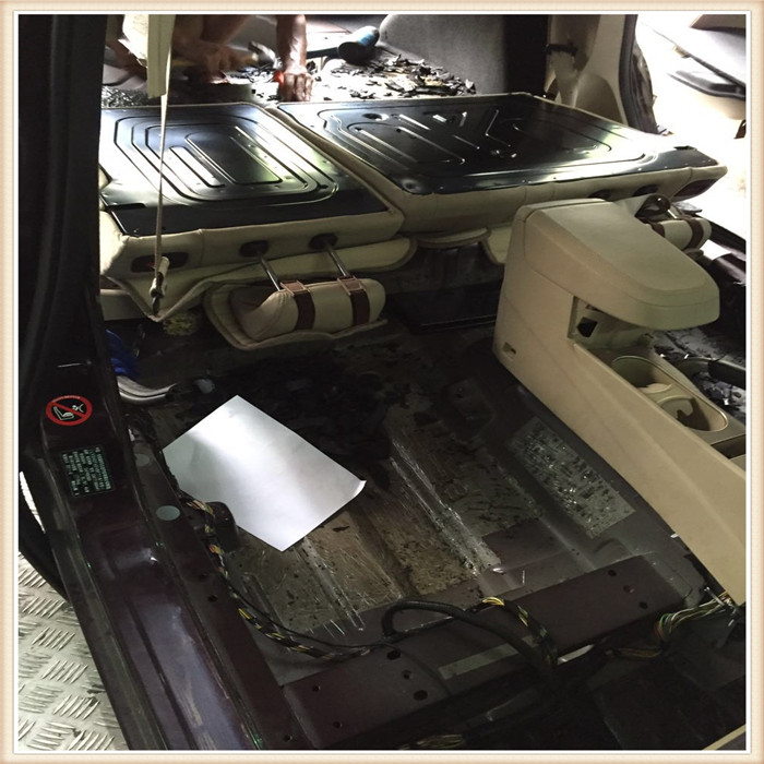 福特福克斯隔音板拆卸教程,福克斯换隔音棉和止震板