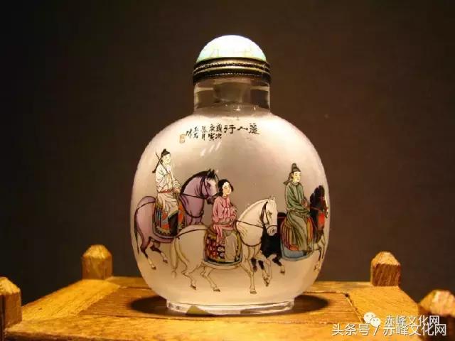 蒙古族拜年礼仪鼻烟壶,蒙古族交换鼻烟壶礼仪