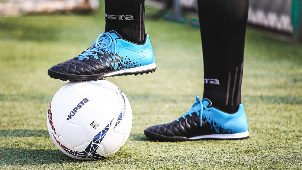 迪卡侬成人足球碎钉球鞋测评实战,迪卡侬agility基础足球鞋怎么样