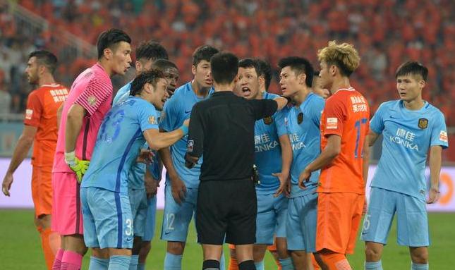 塔尔德利惊天怒吼,塔尔德利假摔