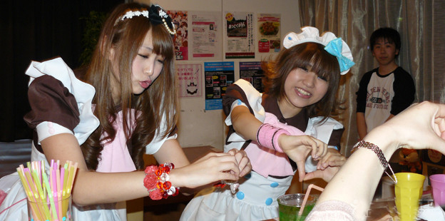 日本秋叶原女仆咖啡店 (秋叶原的女仆咖啡多少日元)