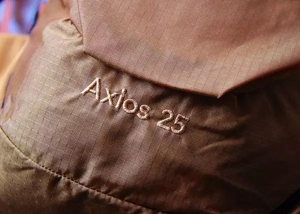 始祖鸟对标金字塔,始祖鸟品牌金字塔