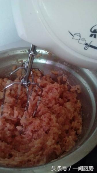 自己做的肉丸子好吃放心,怎样做肉丸子q弹松软入口即化