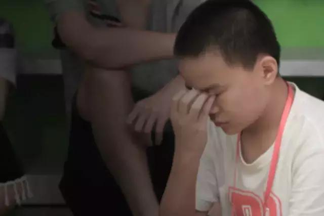 我们期待，越秀山下每个新老广州人，都能用地道粤语愉快交谈