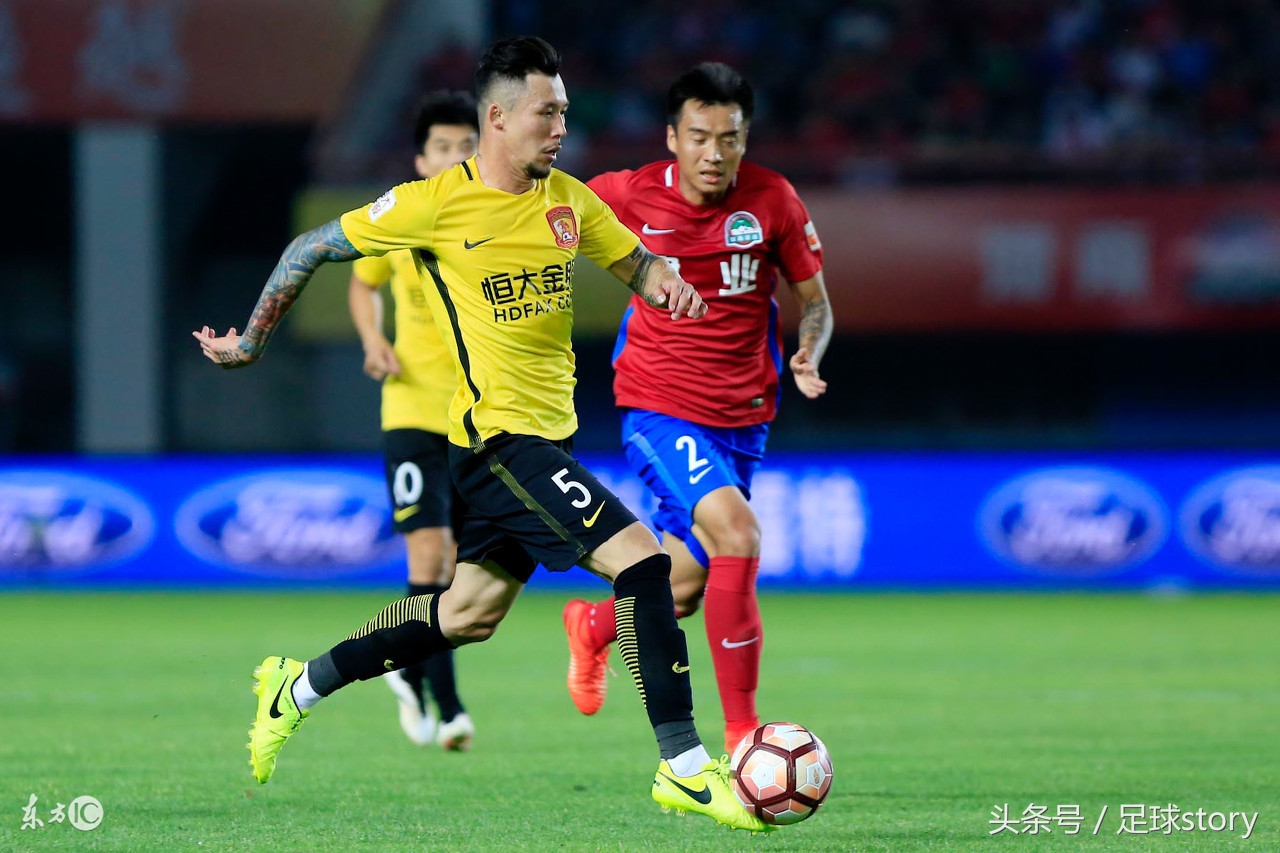 中国足球史上十大球王排名榜,中国十大足球球星