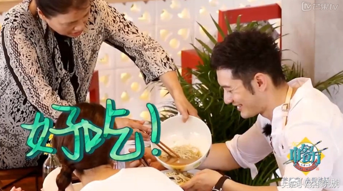 黄晓明减肥前吃饭,黄晓明减肥靠饿只吃一块饼干