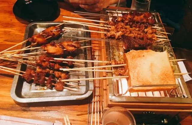 北京十大必吃连锁店,京城最火的12家撸串圣地