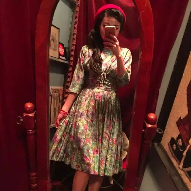 一个定期拉着3个空箱子去全世界淘别人眼中“破烂”的古着达人！