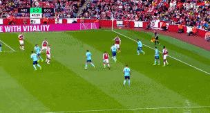 十人兵工厂三球完胜！打脸型前锋再现两球一助攻为温格续命！