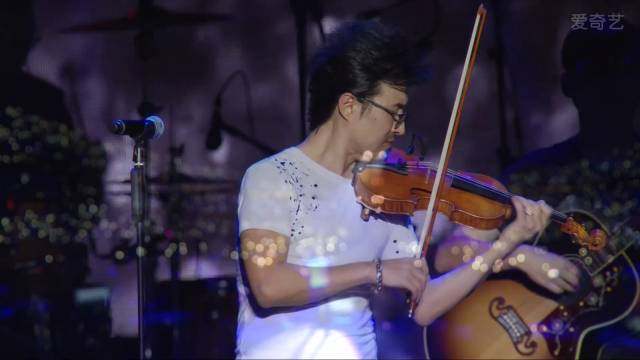 汪峰鸟巢演唱会,千颗钻石点缀,这是要搞事情吗