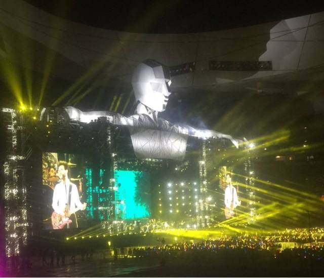 汪峰鸟巢演唱会,千颗钻石点缀,这是要搞事情吗