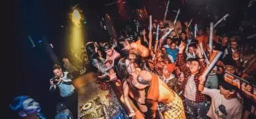 苏州没有夜晚,夜晚都在这些小酒馆里了