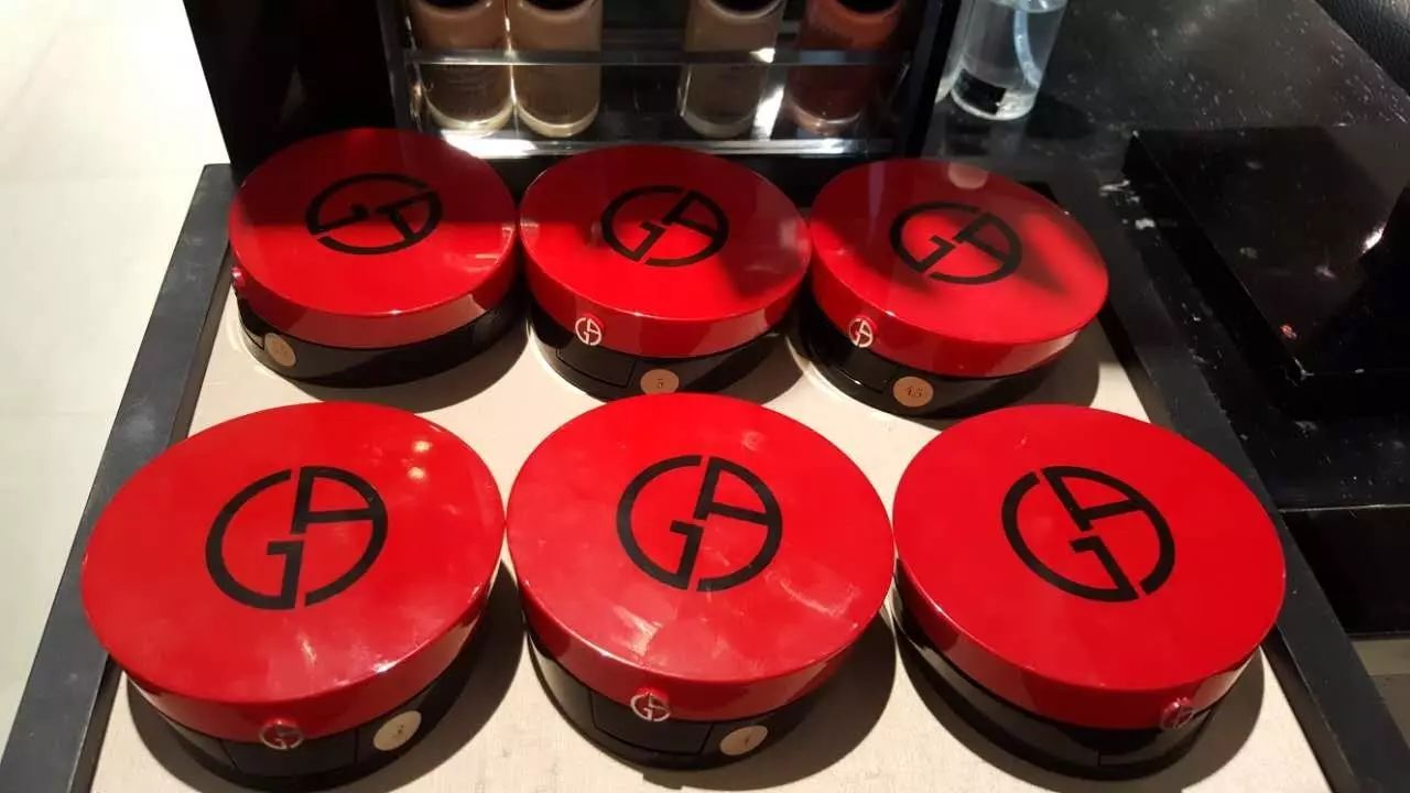 阿玛尼气垫红色养肤款,阿玛尼气垫2号色遮瑕持久不脱妆