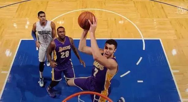 nba第一位扣篮大赛冠军,nba第一位扣篮冠军