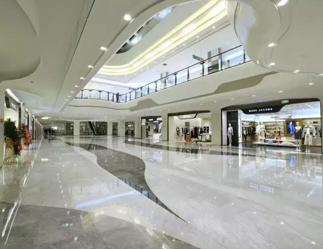 杨幂买奢侈品,杨幂唐嫣天天向上买东西