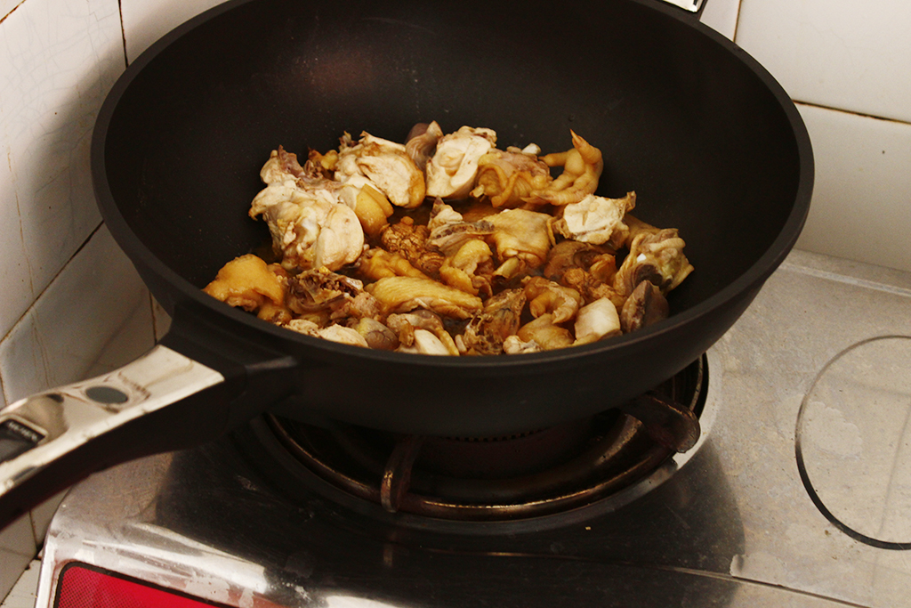 爱妻智能炒锅怎么样,爱妻智能锅不粘锅