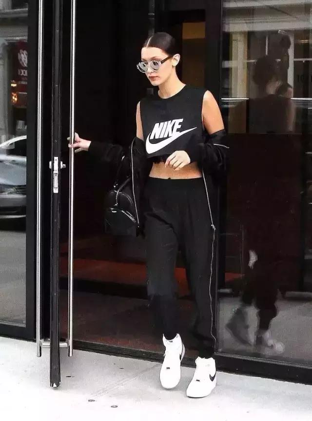 哪款小白鞋百搭透气高颜值,2021什么小白鞋经典又时尚女