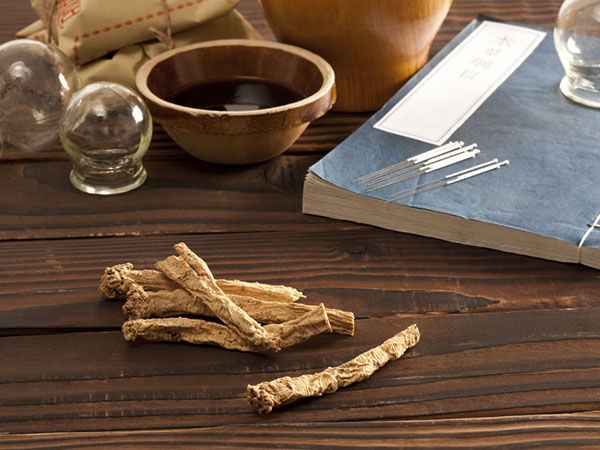 西洋参泡水喝的正确方法和禁忌,西洋参吃法与用量和禁忌