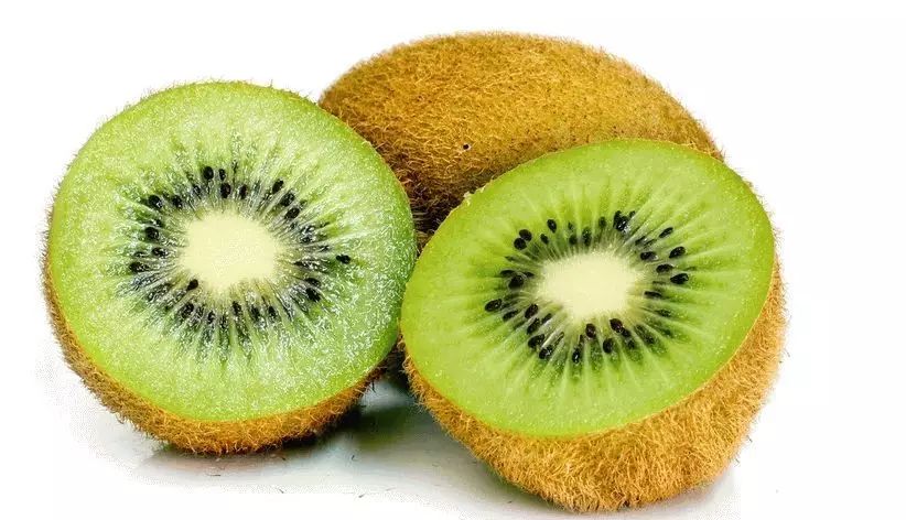 猕猴桃如何快速去皮去核,猕猴桃不粘手切法