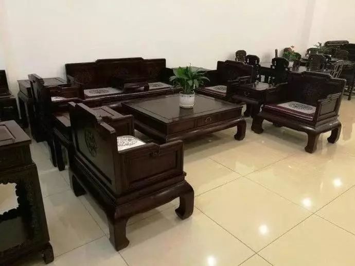 你被骗了！非洲酸枝木并非红木，只是普通非洲杂木？