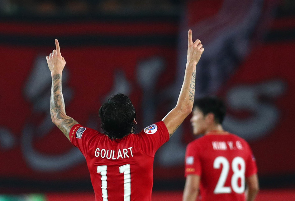 罚丢点球的高拉特是一名怎样的球员，他和浩克谁是中超NO.1？