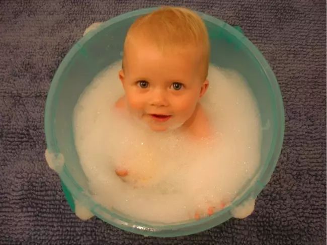 幼儿园烧烫伤急救法,烧烫伤急救法正确演示视频幼儿园