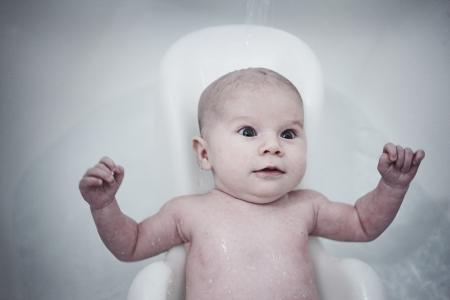 新生宝宝*处私**护理法！男宝女宝都有哦！