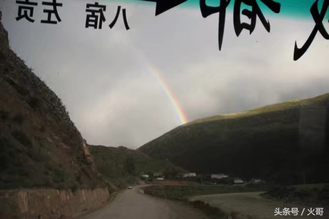 西藏林芝波密姑娘,路过林芝