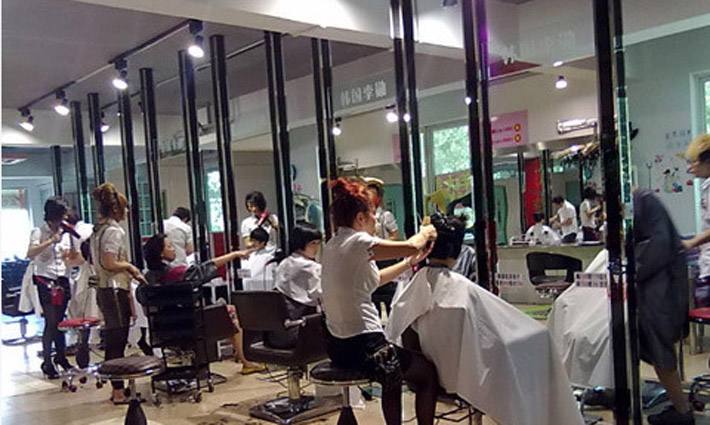 买一赠一，美发店用烂了的招数为何屡试不爽？