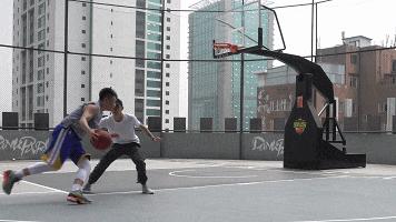 考辛斯低位单打技巧,考辛斯打法风格技术特点