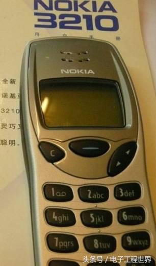 朋友圈被“10年前的手机”刷屏了！老泪纵横，都是青春和故事啊