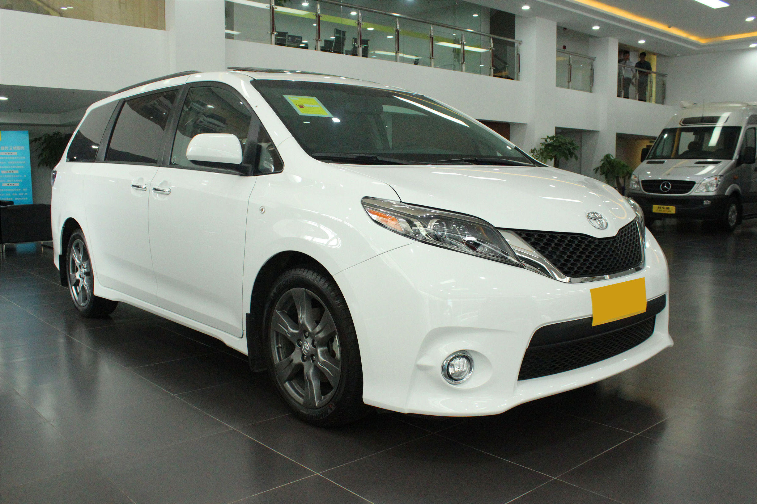 塞纳为何是神车,塞纳在众多mpv里的优势