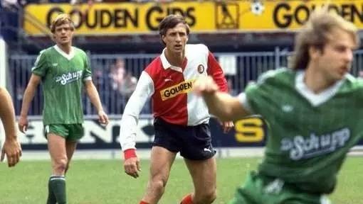 足坛历史上五大转投死敌,忠诚何在完结文