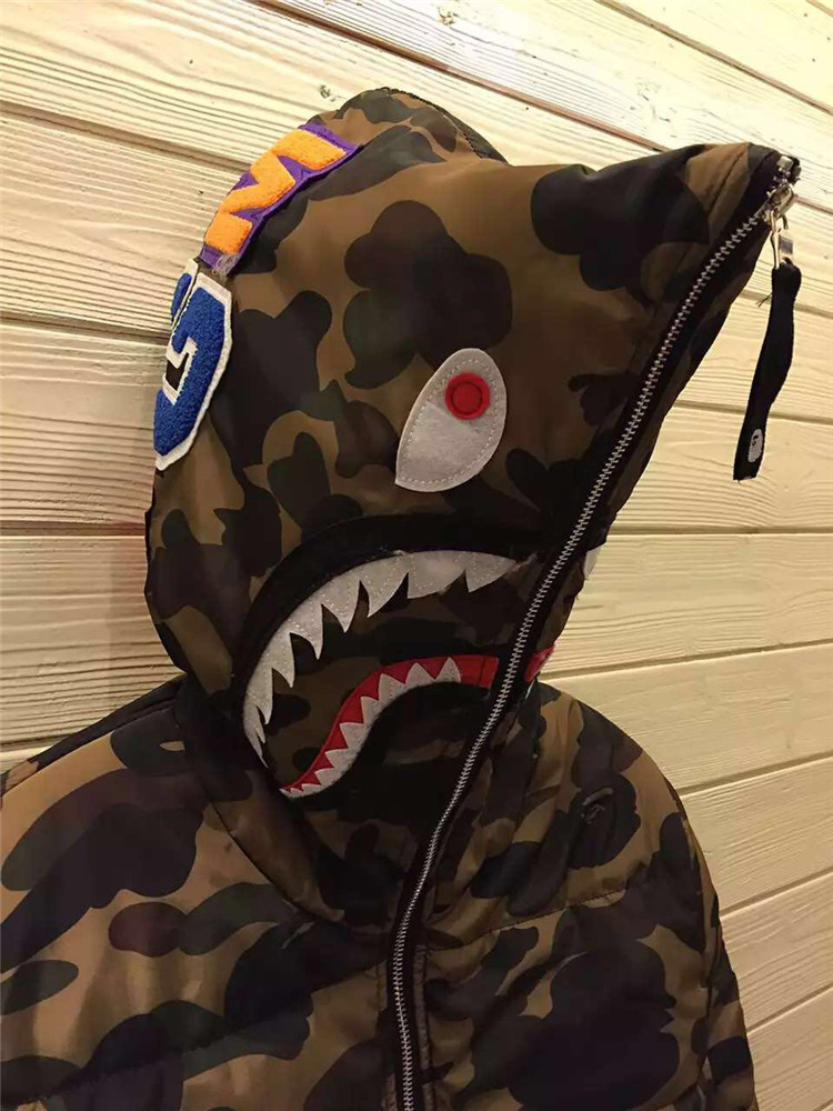 两个一样符号的潮牌,两个字母的潮牌