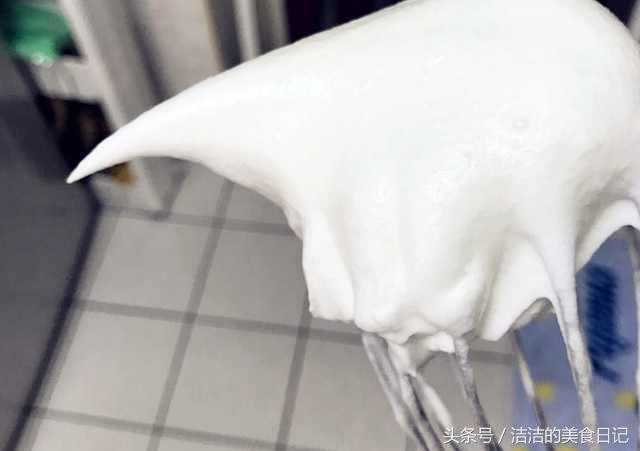 蛋糕卷不开裂怎么做,如何做不开裂的蛋糕卷