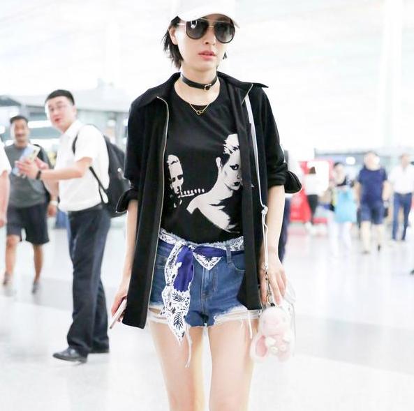 早秋复古又时髦的日常搭配,又酷又飒的早秋搭配