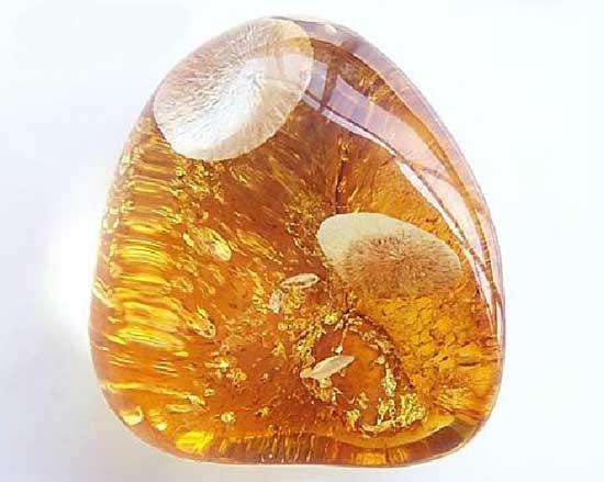 鉴别琥珀的方法和灯怎么用,如何辨别琥珀的真假最简单的方法