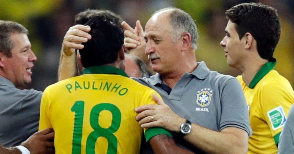 风雨交加，一路流浪，与命运抗争的*力暴**鸟永不沉沦