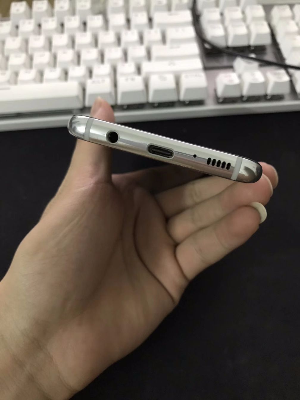 三星s8二手开箱,三星galaxys8二手还值得买吗