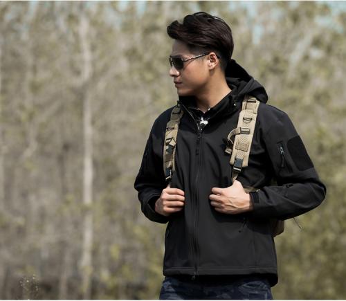 经常爬山怎么保护膝盖,运动膝盖疼痛怎么办戴什么护膝