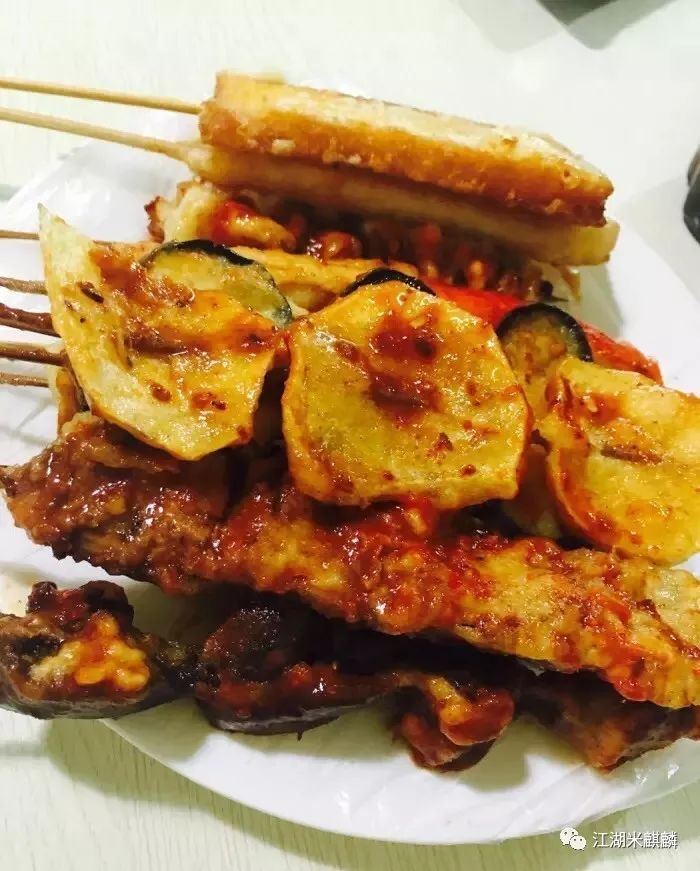 青岛吃海鲜攻略靠海边的地方,每年来青岛吃海鲜必去的地方