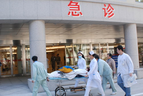 护士夜班遇到急诊病人该怎么处理,急诊胸痛病人