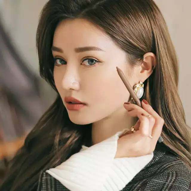 眼影的正确使用方法初学者,眼影的正确使用方法