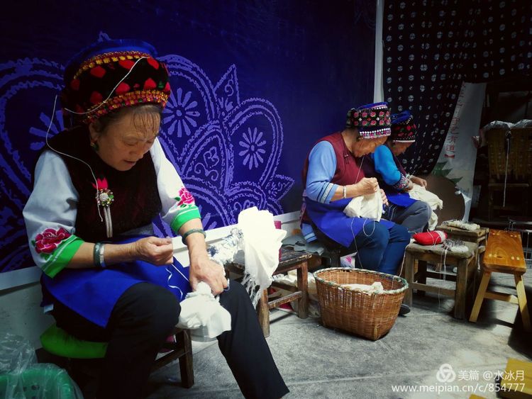 有一种蓝叫青花蓝,有一种颜色叫中国红