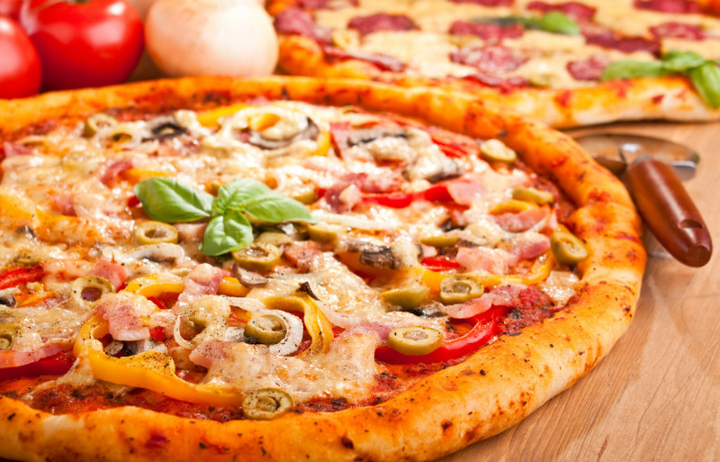 最好吃的披萨饼底的做法,披萨饼的真正做法